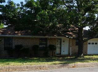 109 W 6th St, Weatherford, TX 76086