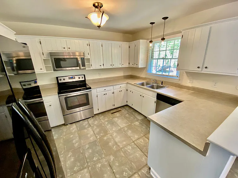 1634 Fernwood Cir — Photo 3