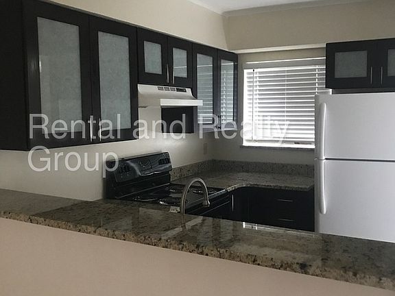 5th image of 325 Scottsdale Sq #325