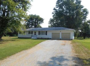 14200 N Ridgelawn Rd, Martinsville, IL 62442