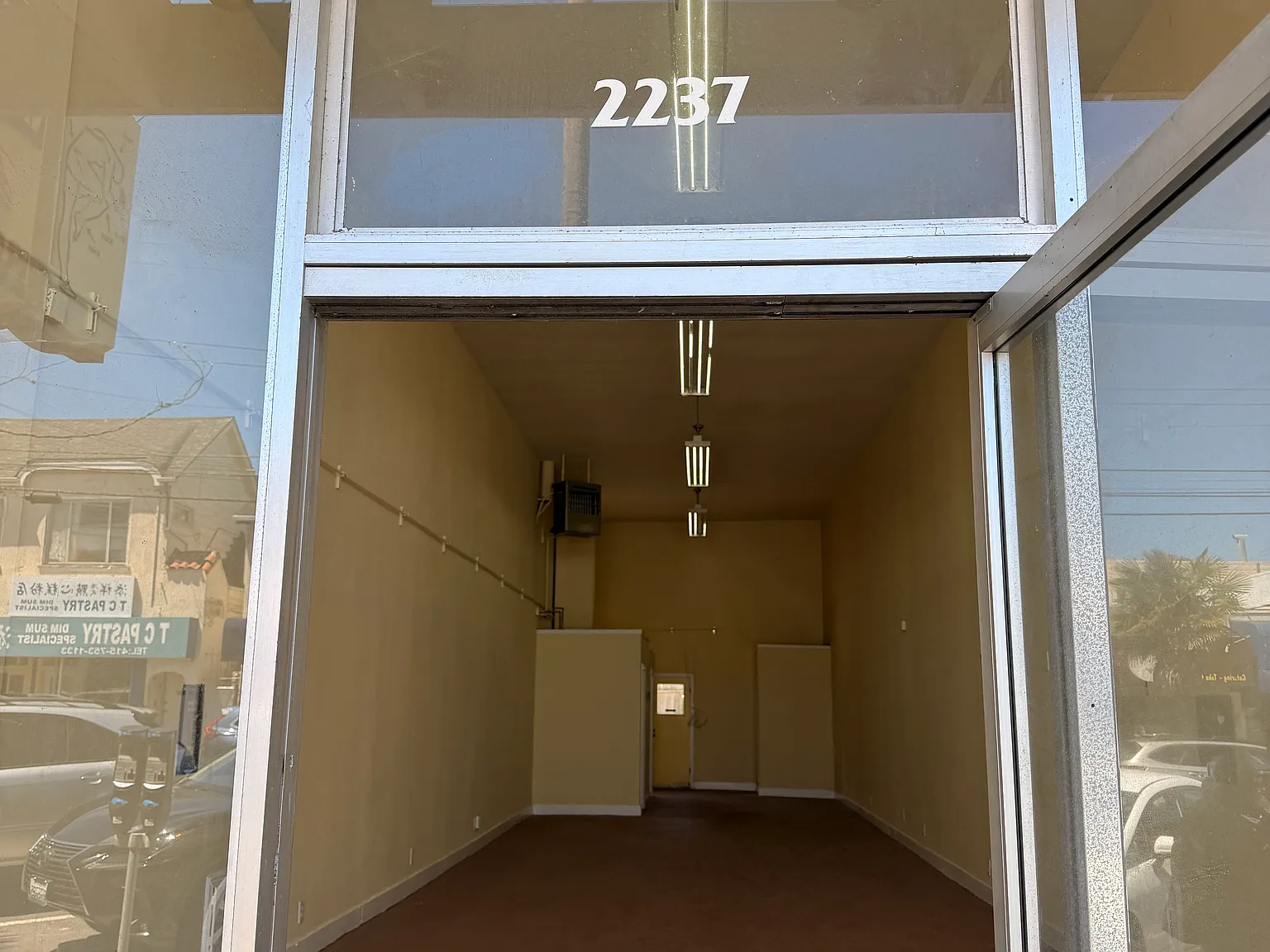 1 bed, 1300 sqft, $4,500 — Photo 2