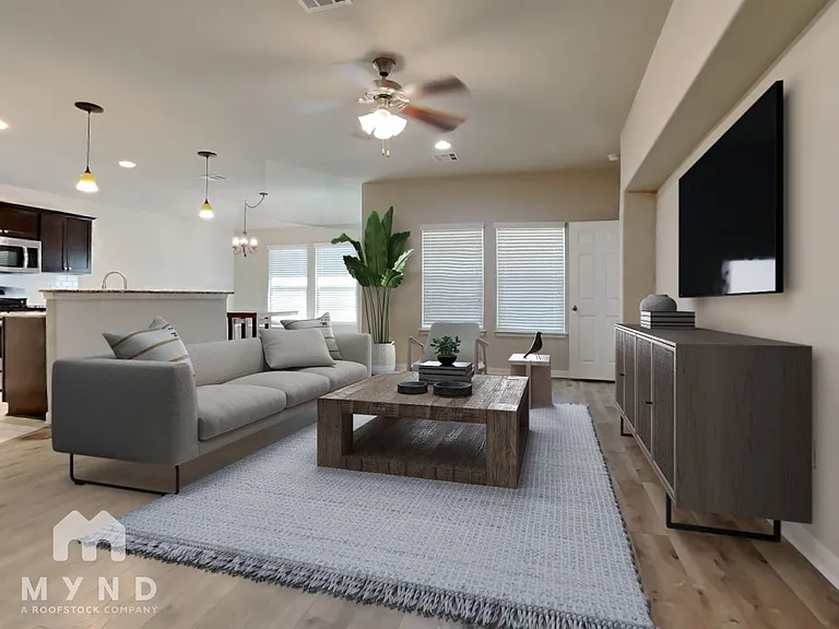 351 Langely — Photo 1