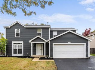 222 Magnolia Dr, North Aurora, IL 60542