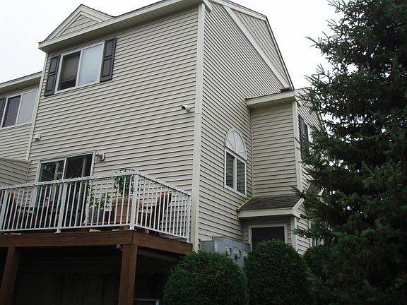 2nd image of 5014 Evergreen Dr N