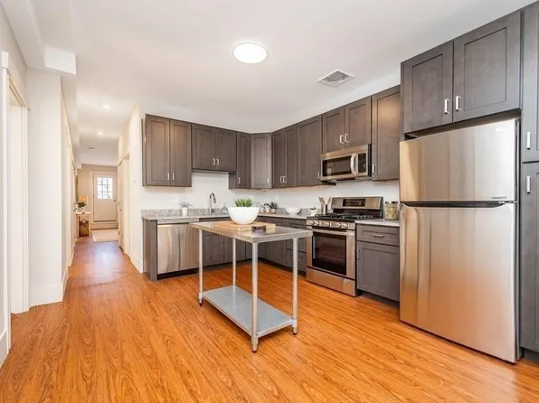 71 Adams St #3A, Somerville, MA 02145
