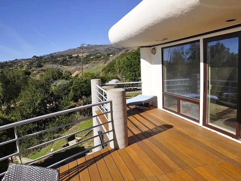 92 Yacht Harbor Dr — Photo 3