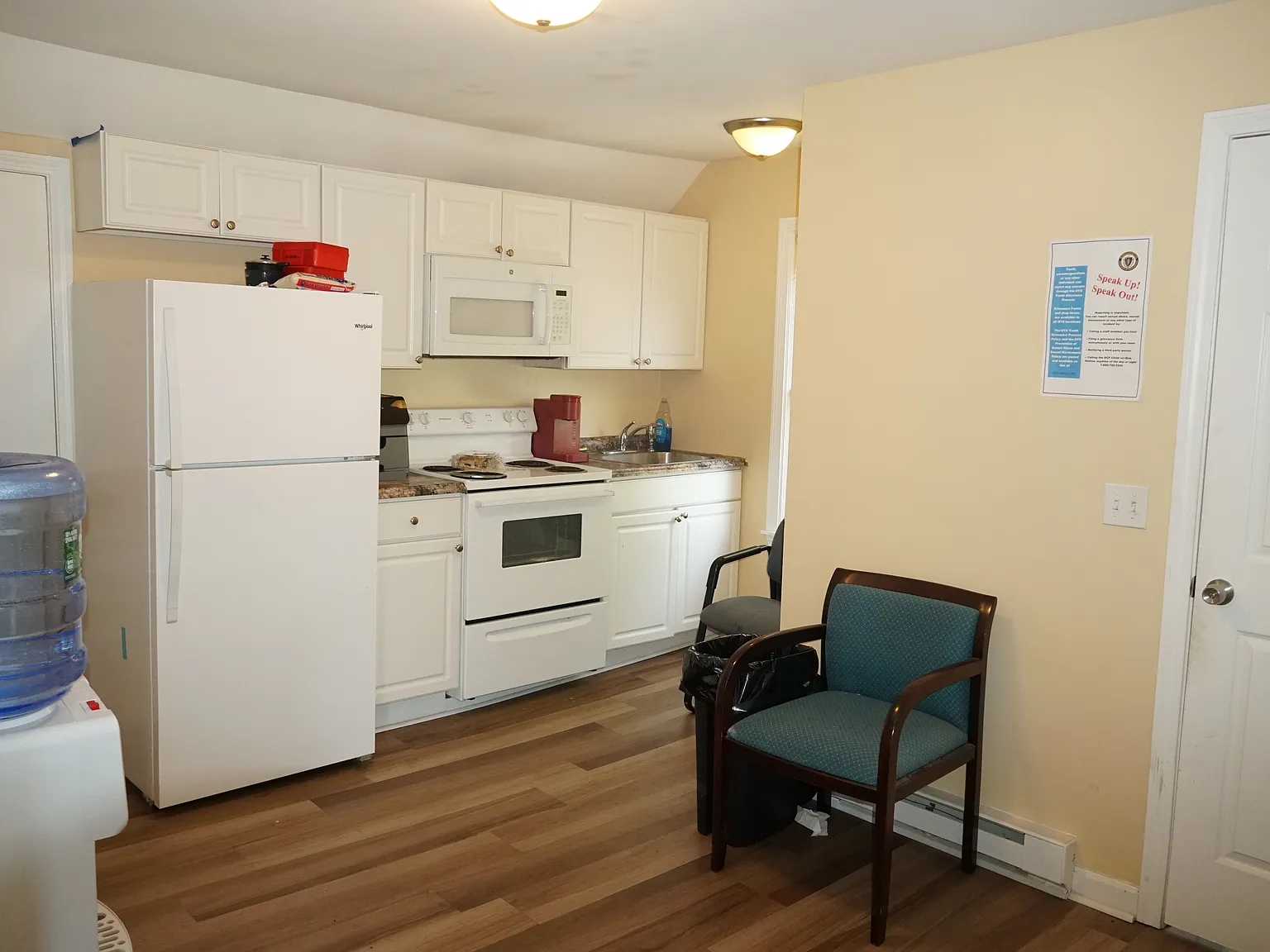 2 bed, 800 sqft, $1,600 — Photo 4