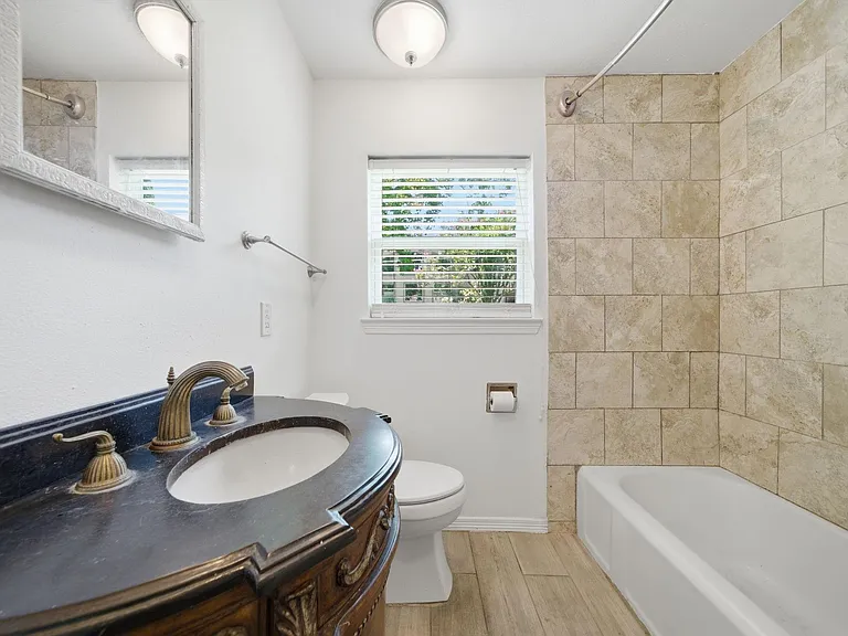 4403 Cynthia St — Photo 8