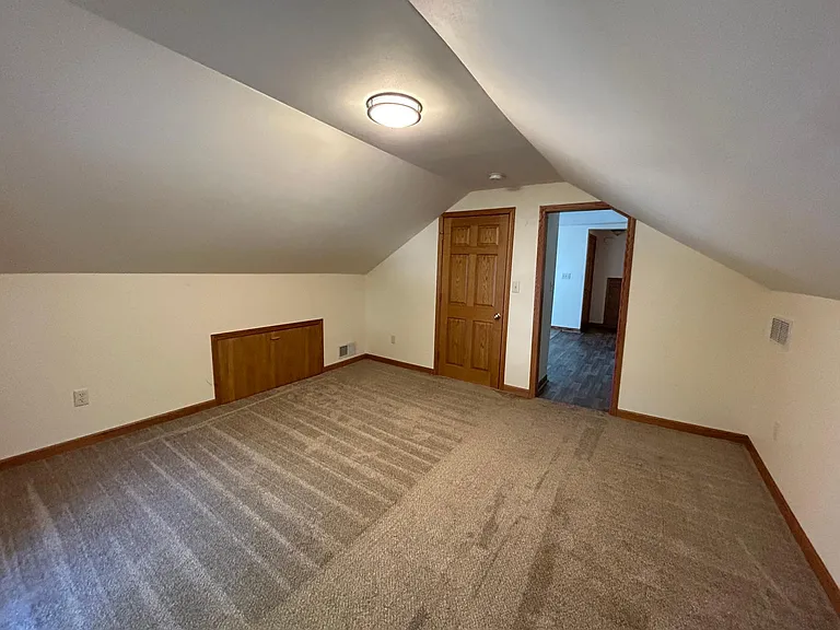 2433 S Austin St #UPPER — Photo 11