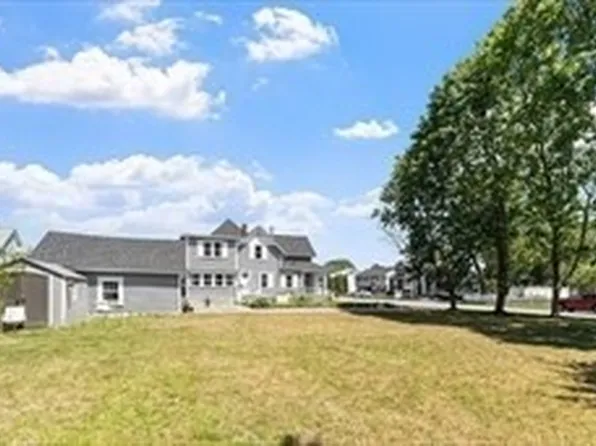 24 Brouilette St #A, North Chelmsford, MA 01863