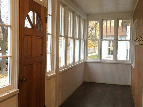 Front Porch/Mud room