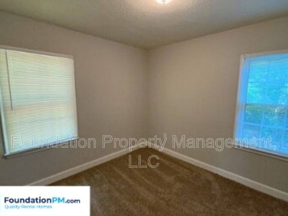 5th image of 1684 Whitney Ave