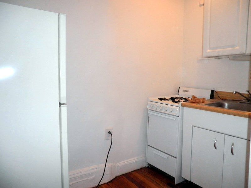 2nd image of 112 Macdougal St #3E