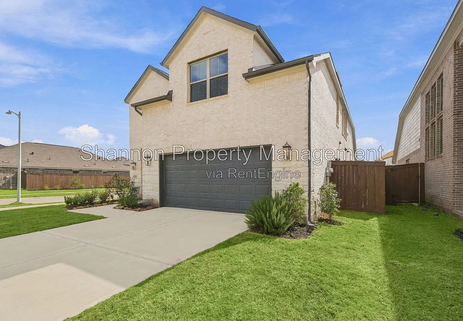 4 bed, 3.0 bath, 2504 sqft, $2,850 — Photo 3