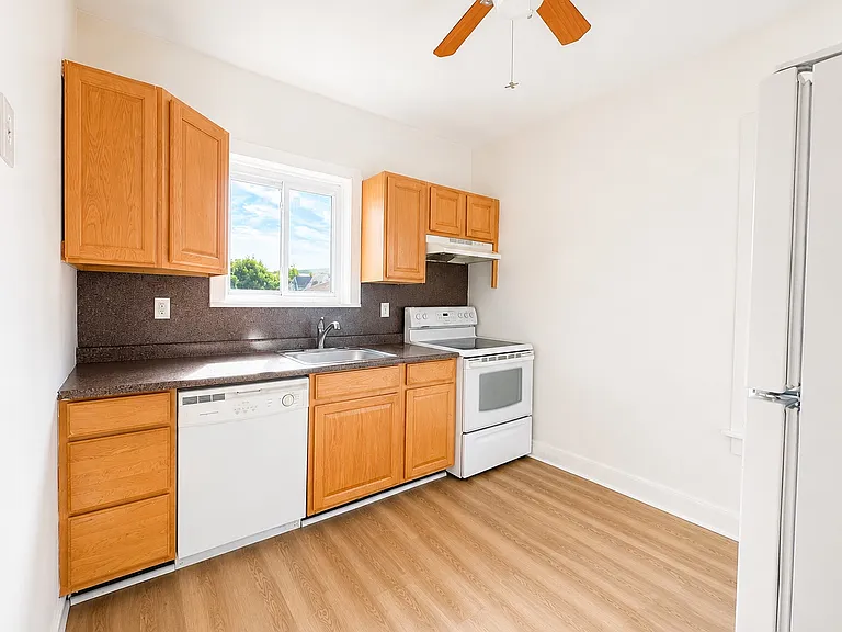 131 Center Ave #2 — Photo 5