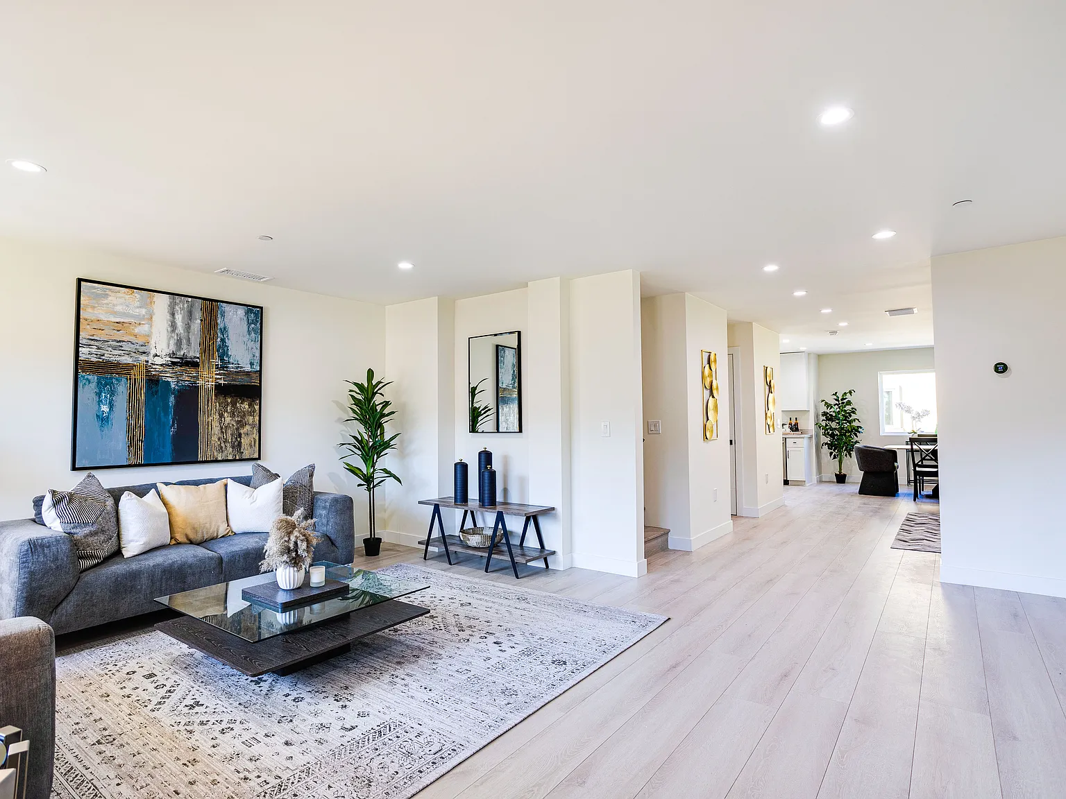 3 bed, 2.5 bath, 1771 sqft, $4,350 — Photo 3