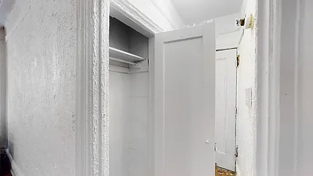 Sold by Thomas Lipovetsky, LREB