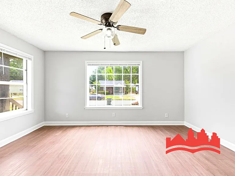 297 Eastview St — Photo 10