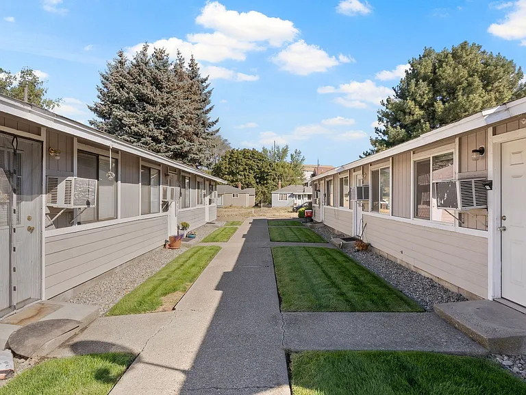 3102 E Jackson Ave — Photo 27