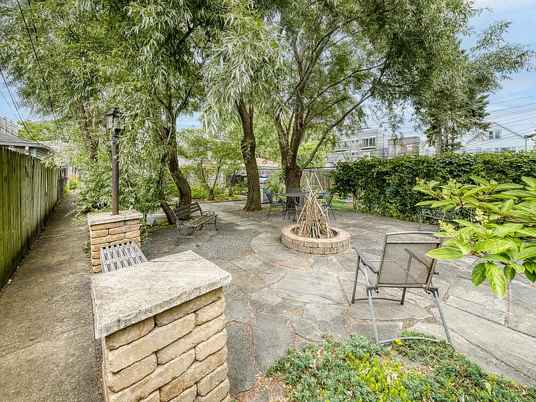 1648 N Saint Louis Ave #2 — Photo 35