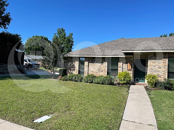 5th image of 225 Pinyon Ln