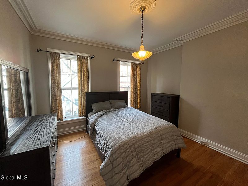 5th image of 133 Jay Street