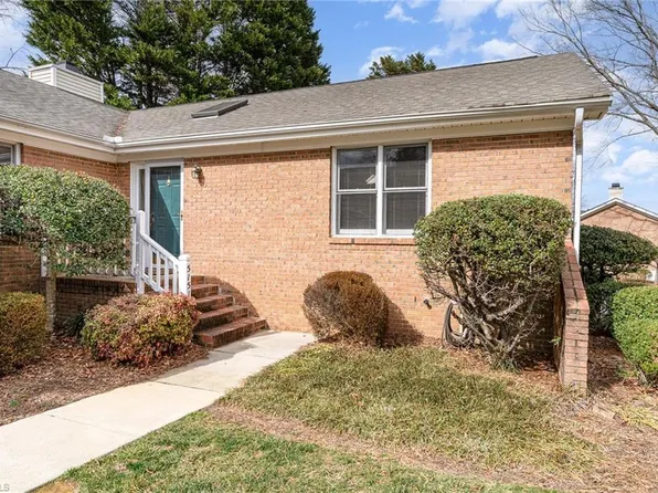 5151 Autumncrest Dr, Greensboro, NC 27407