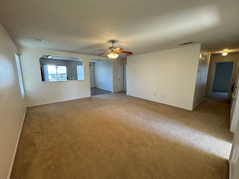 6600 Taree Loop — Photo 3