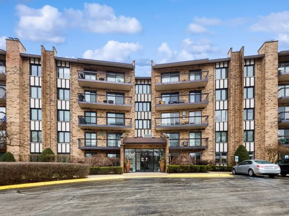 501 Lake Hinsdale Dr APT 501, Willowbrook, IL 60527