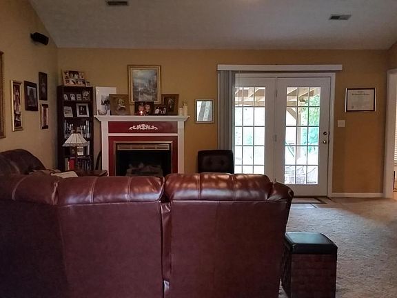 4th image of 4936 Garfield Terrace Dr