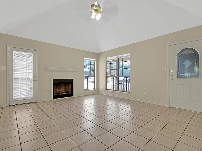 2016 Castle Gate Cir — Photo 5