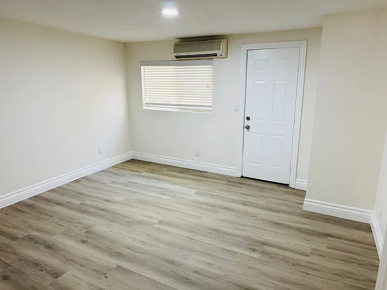 11064 San Juan St — Photo 8
