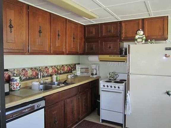 3rd image of 8389 Roosevelt St