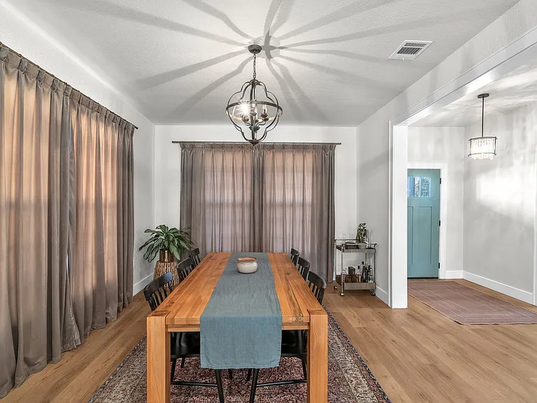 554 E Mitchell St — Photo 14