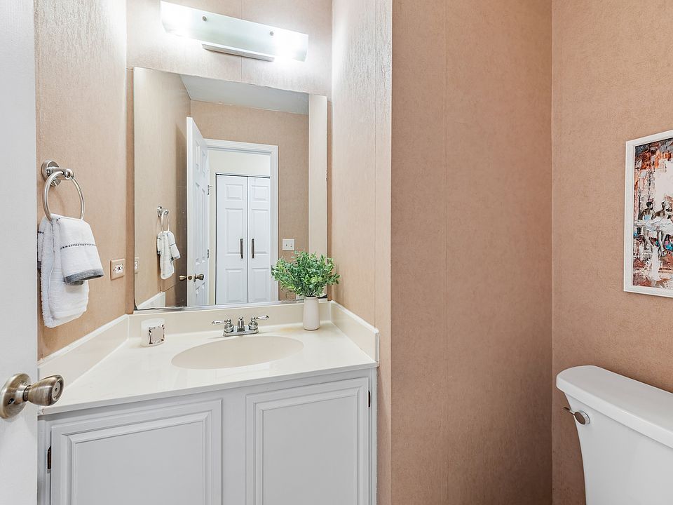 2nd image of 552 Portsmith Ct