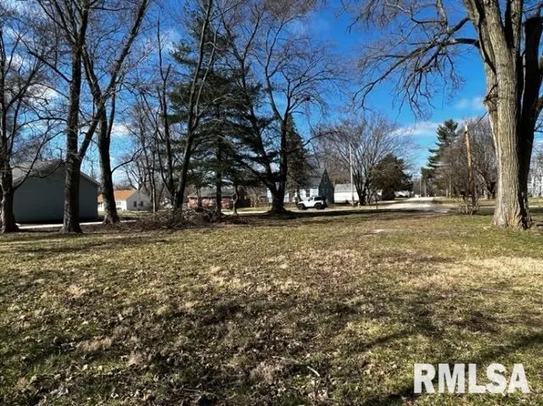 118 Loren St, Washington, IL 61571