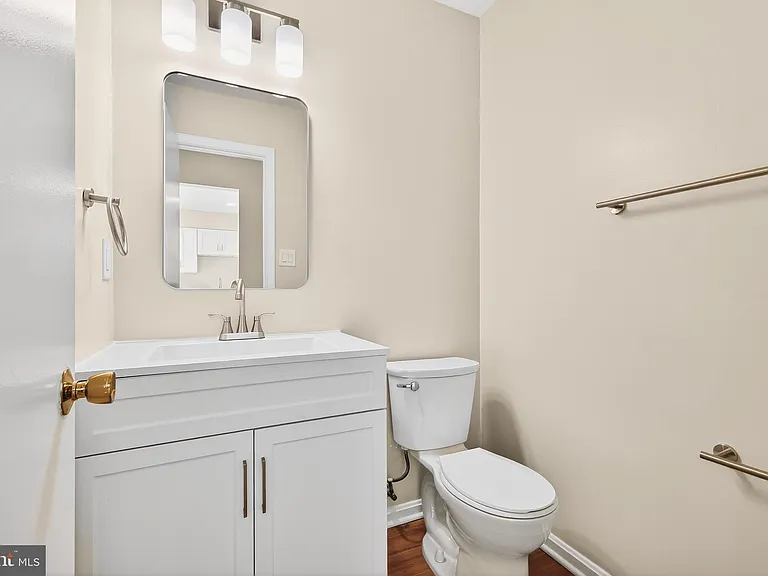 7306 Eggar Woods Ln — Photo 14