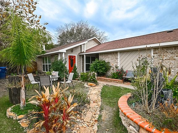 3rd image of 17403 Davenway Dr