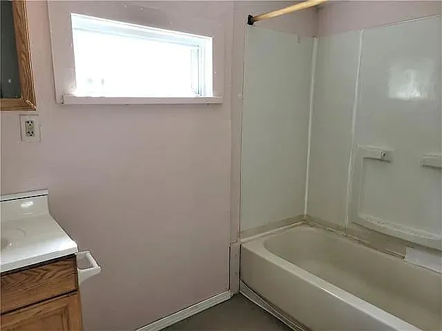 2 bed, 1.0 bath, 1008 sqft, $1,250 — Photo 3