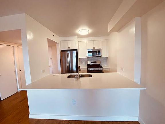 4th image of 75-25 153rd St #1108