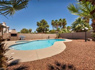 5322 Sandstone Dr, Las Vegas, NV 89142