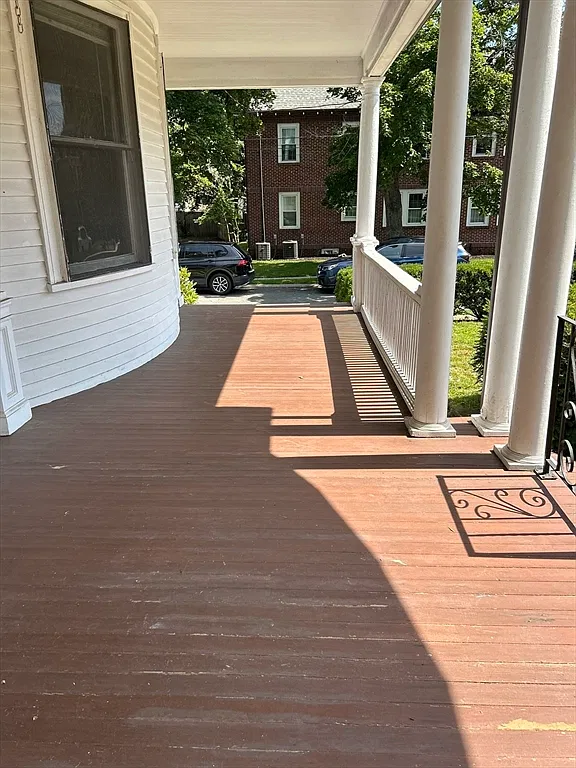 3 bed, 1.5 bath, 2000 sqft, $4,400 — Photo 4