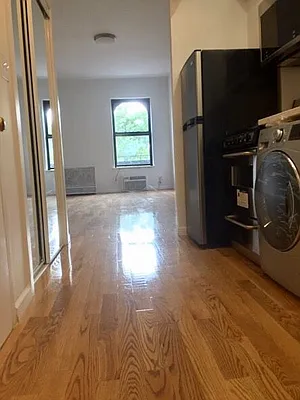 Rented by NYLA Realty | media 9