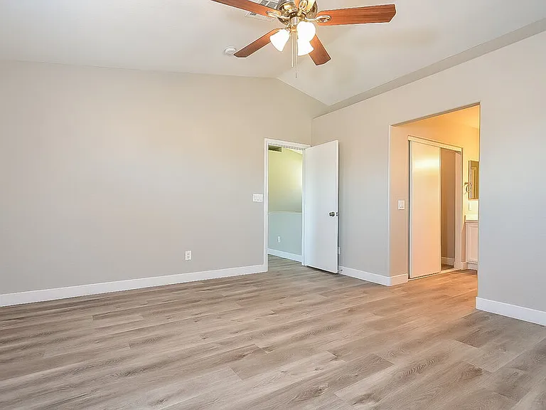3010 Sunrise Bay Ave — Photo 11