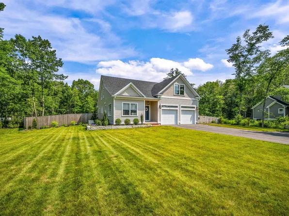 71 Signature Drive, Barrington, NH 03825