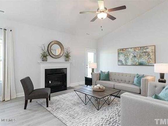 3rd image of 808 Madison Ann Drive