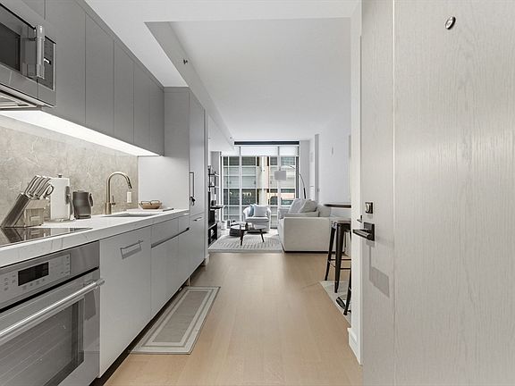 5th image of 55 Lagrange St #403
