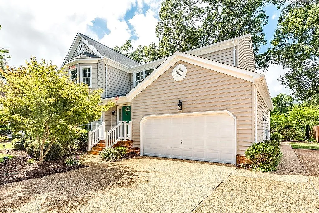4 bed, 2560 sqft, $3,250 — Photo 1