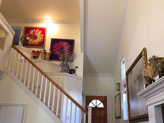 3rd image of 903 W Princess Palm St