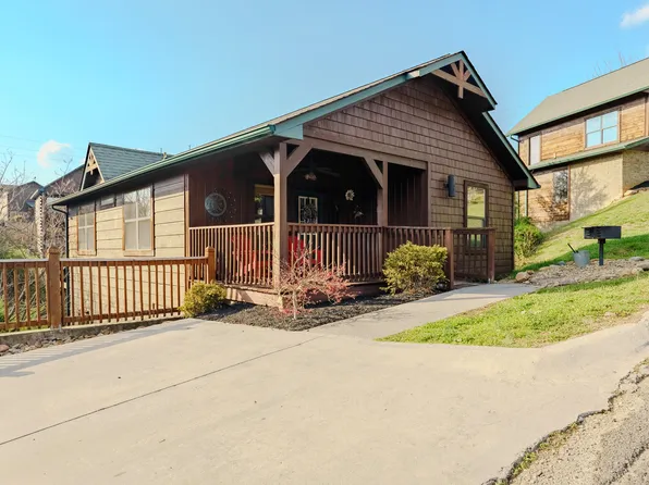 921 McMakin Way, Pigeon Forge, TN 37863